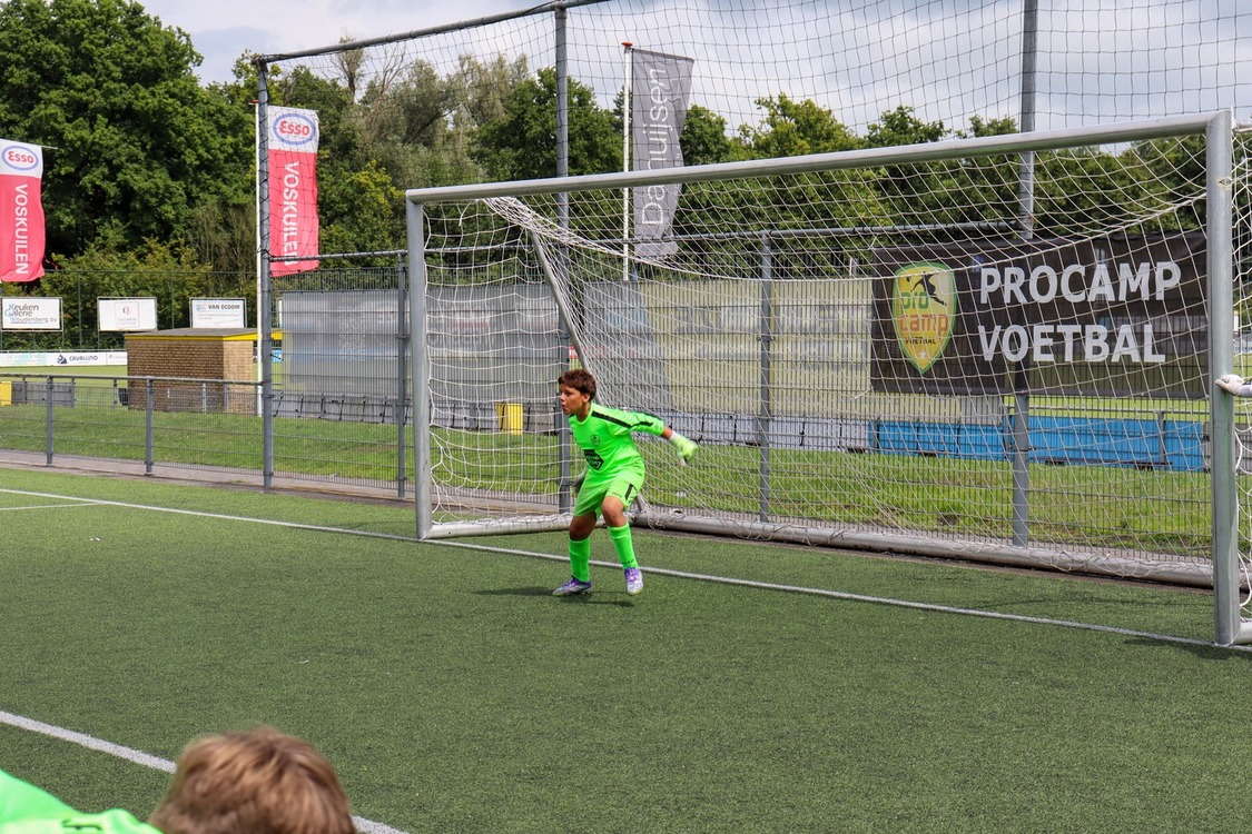 Coördinatie voor keepers: voetenwerk en hand oog coördinatie